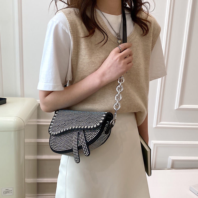 Túi Đeo Chéo Vai Đính Đá Kim Cương Sáng Bóng Phong Cách Thời Trang Mới 2022 Dễ Phối Đồ Dành Cho Nữ