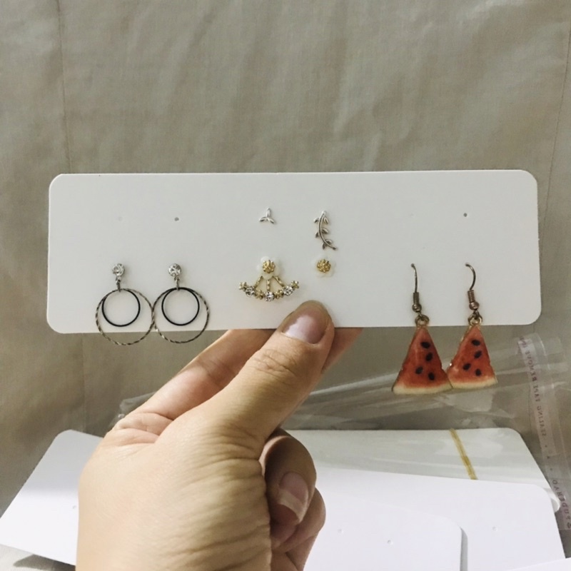 100 bìa treo khuyên trơn ( không chữ), thẻ treo bông tai, Earring hang tags, giấy dày, kích thước 5x15cm