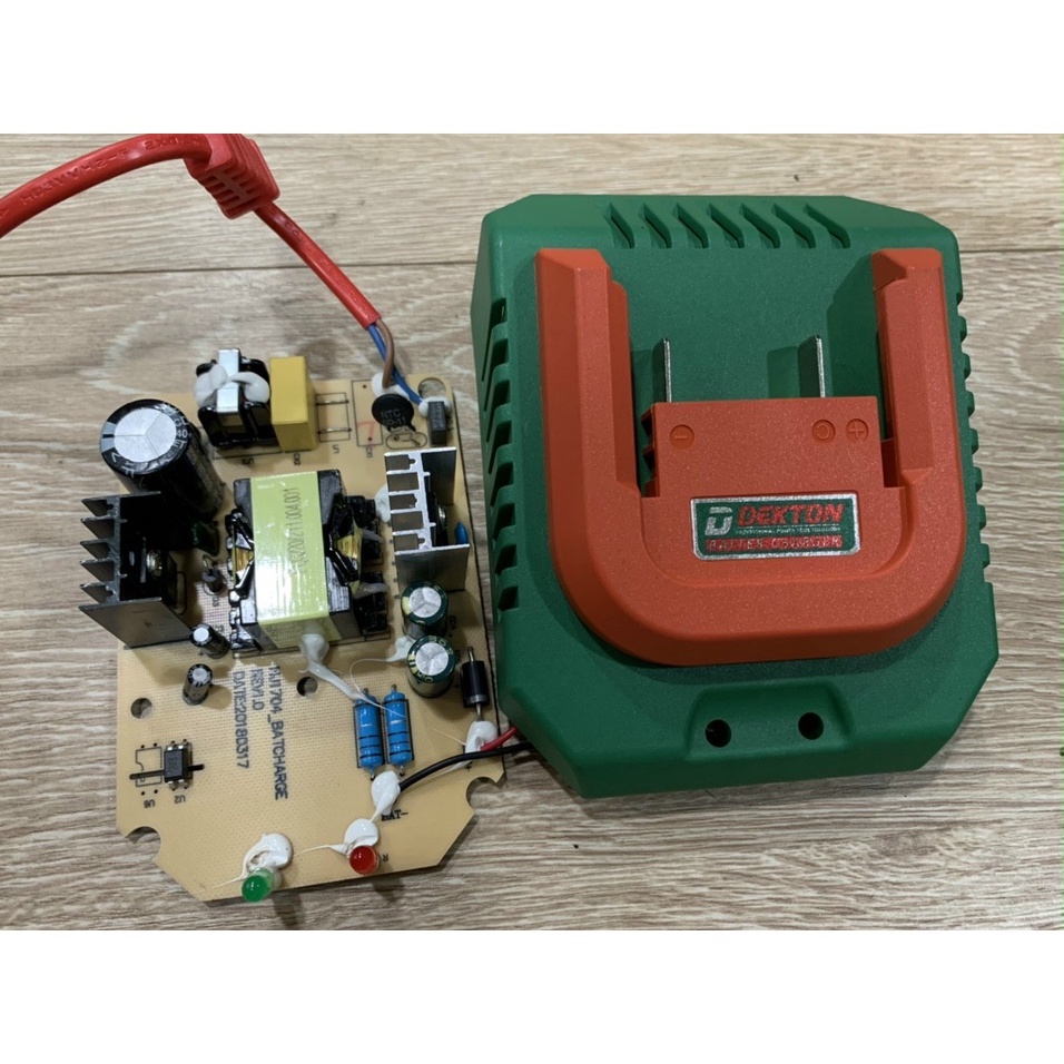 Sạc nhanh M21 4000mah Dekton M21-S35