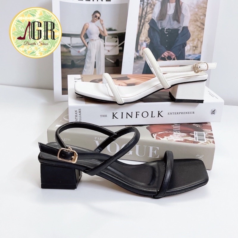 Sandal 2 quai hậu khoá gài siêu xinh gót 3p
