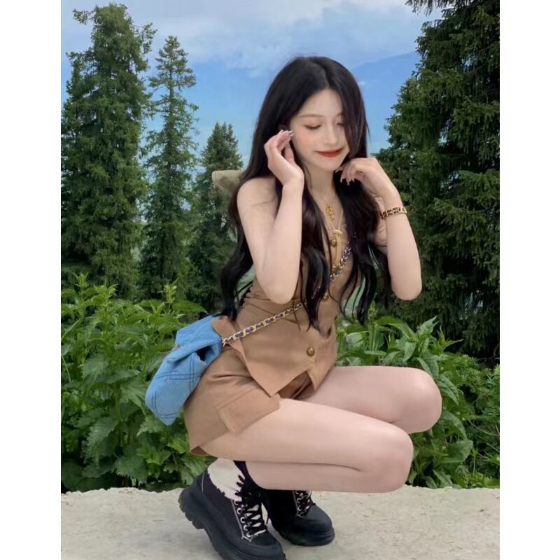 Set áo không tay dây cổ và quần ngắn thời trang mùa hè phong cách đường phố Mỹ 2022 có bán lẻ