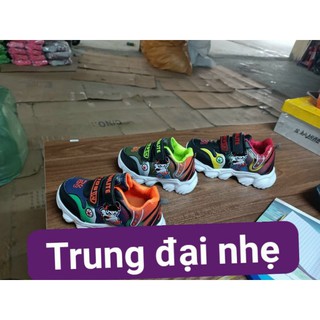Giầy thể thao bé trai