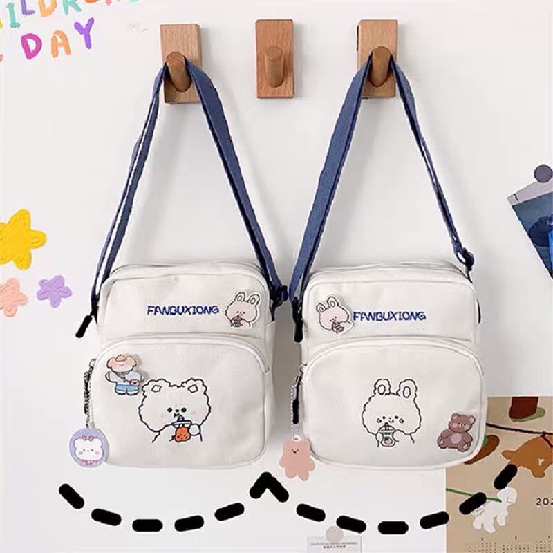 Túi đeo chéo thỏ gấu ulzzang siêu cute ( có sẵn, full huy hiệu + móc khoá như hình)