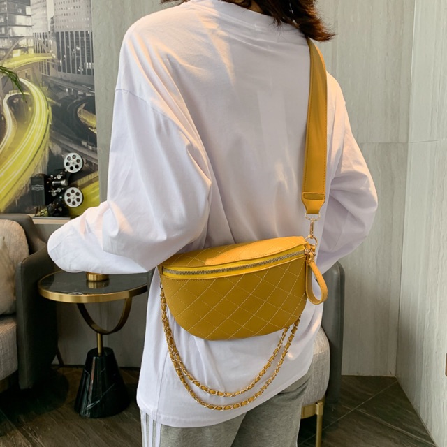 Chân váy đen stra