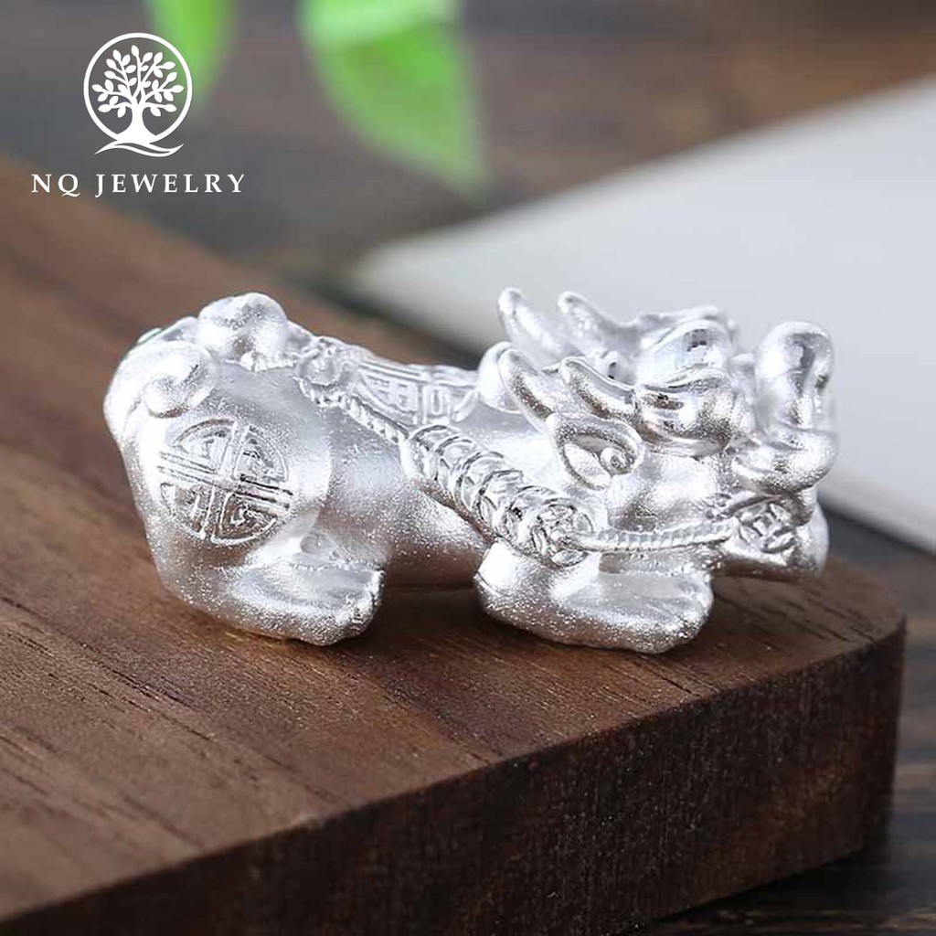 Charm tỳ hưu bạc trắng xỏ ngang - NQ Jewelry