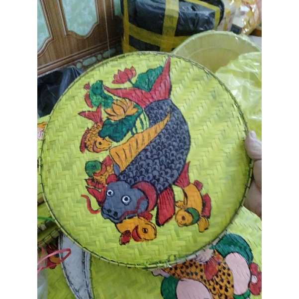 Tranh dân gian vẽ trên mẹt tre