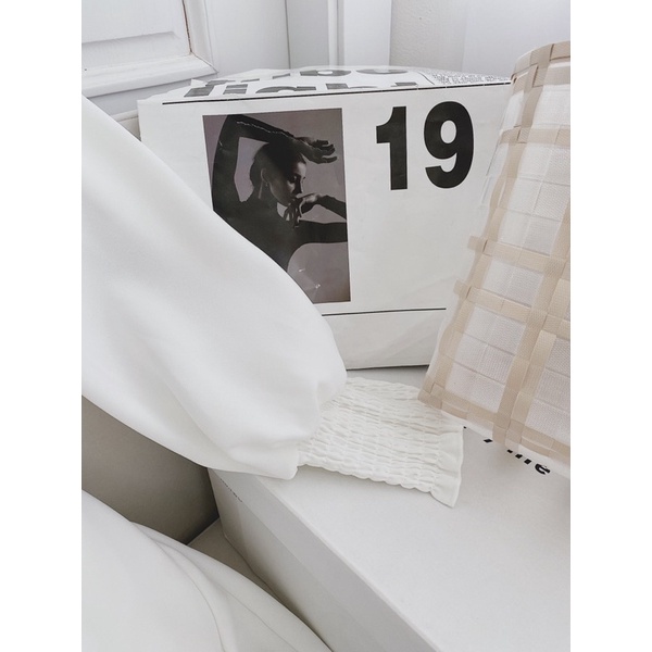 ĐẦM TRẮNG TRỤ BÈO NÚT HẠT TAY BO