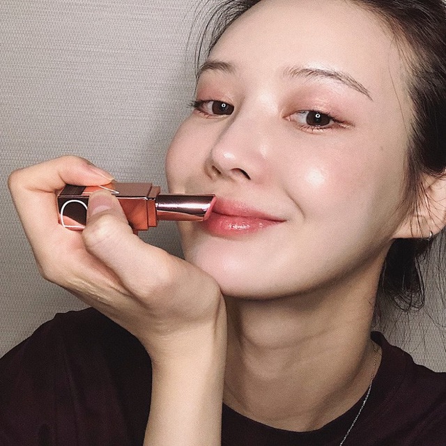 Son dưỡng môi nars orgasm