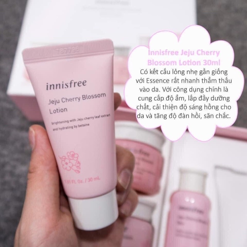 Bộ Dưỡng Trắng Da INNISFREE Jeju Cherry Blossom Dou Kit (Sữa Dưỡng 30ml - Nước Cân Bằng 50ml)