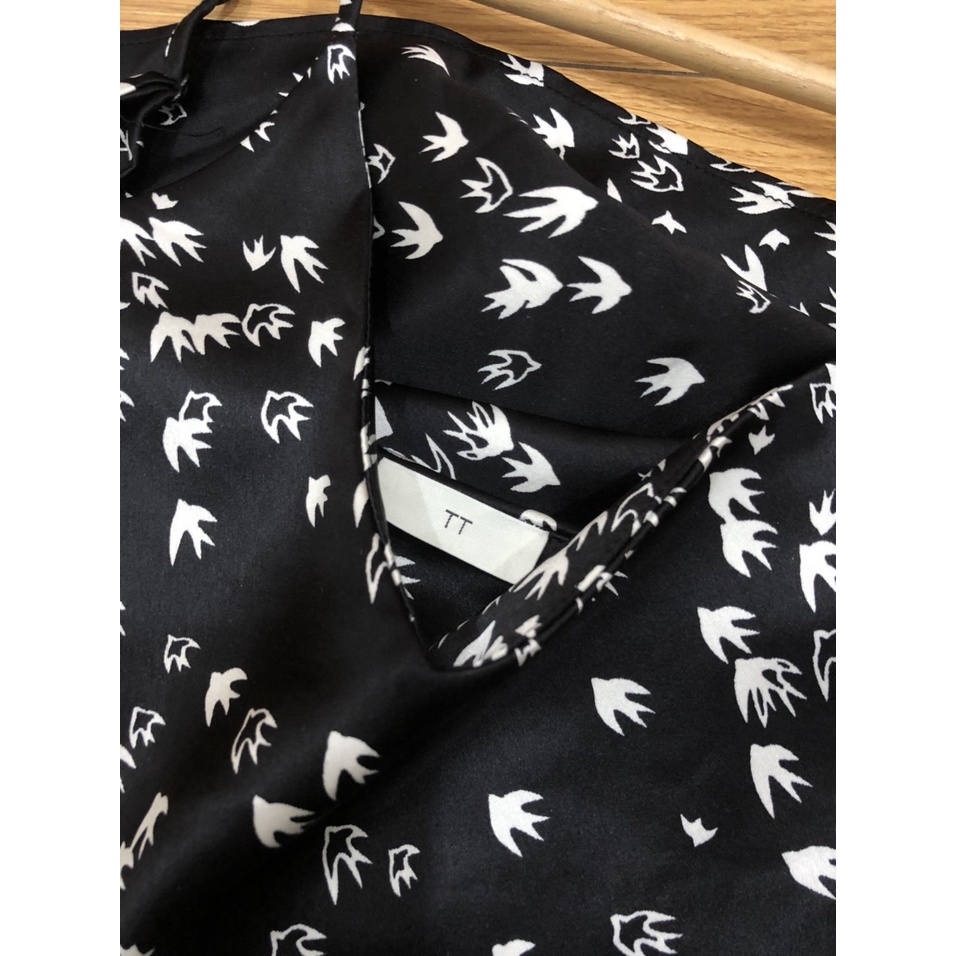 Váy lụa satin Thanh Trần