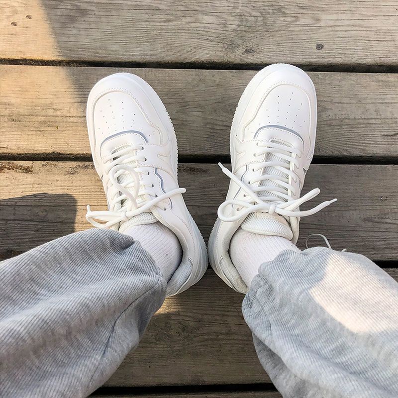 Giày Sneaker Trắng Basic Mang Đi Học