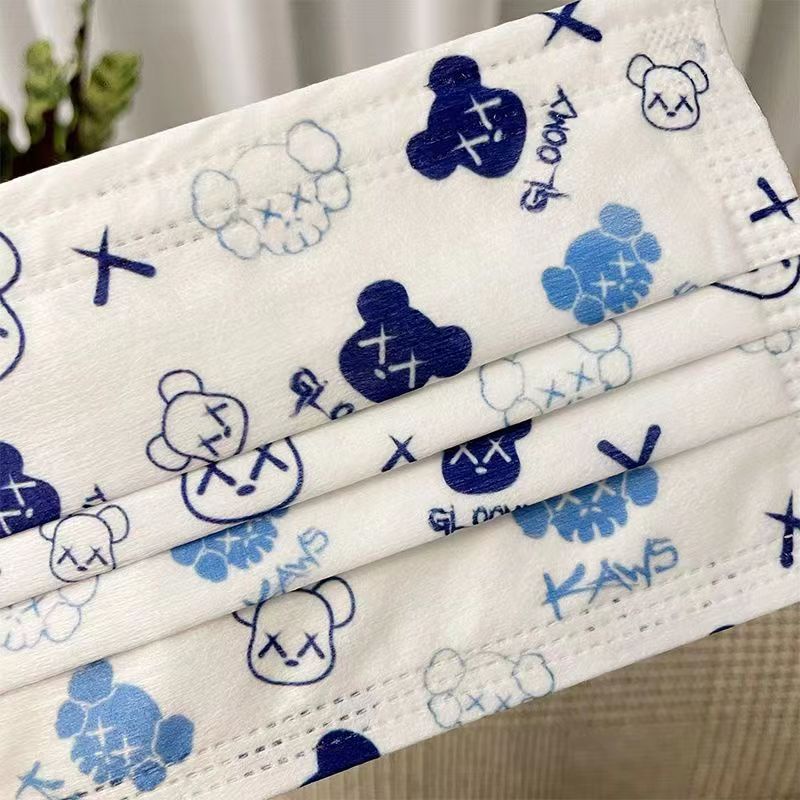 Set 10 / 20 / 30 / 40 / 50 Khẩu Trang In Hình Kaws 3 Lớp Bảo Vệ An Toàn Cho Người Lớn