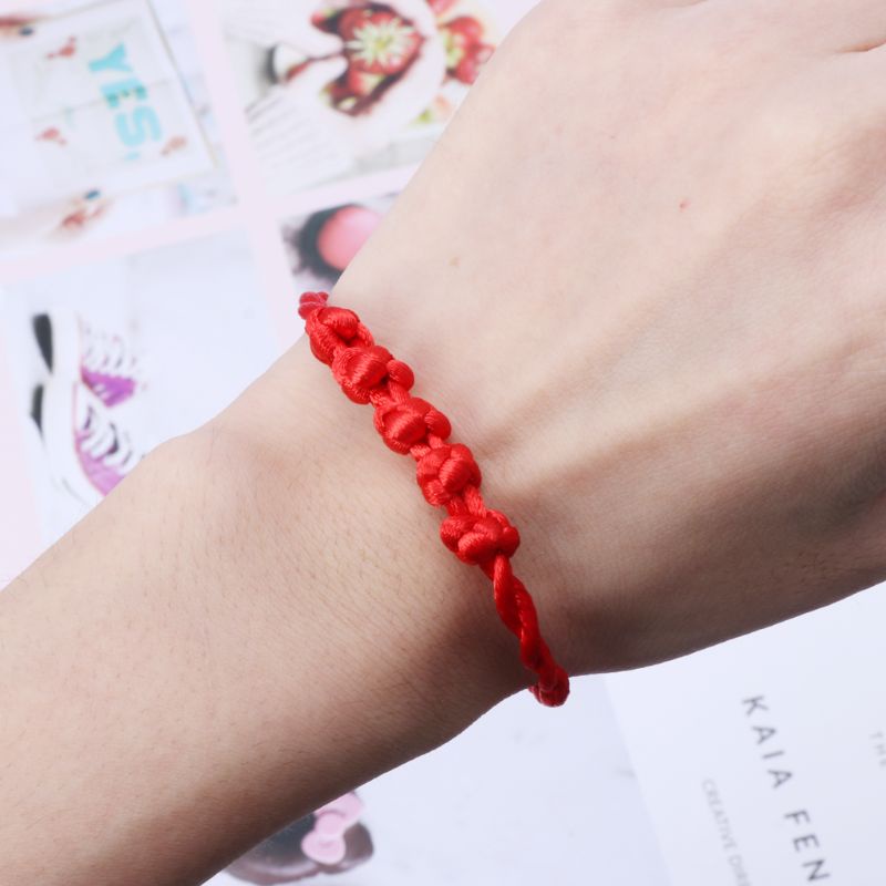 Vòng đeo tay chỉ đỏ may mắn bảo vệ mắt