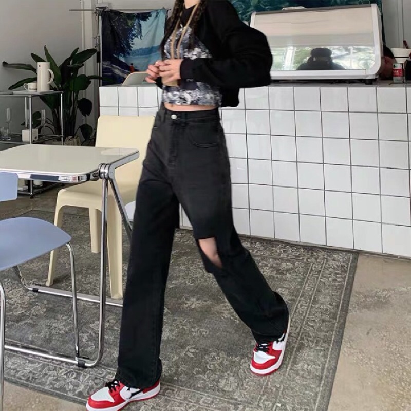 Quần jeans đen ống rộng cạp cao rách trước và sau đùi