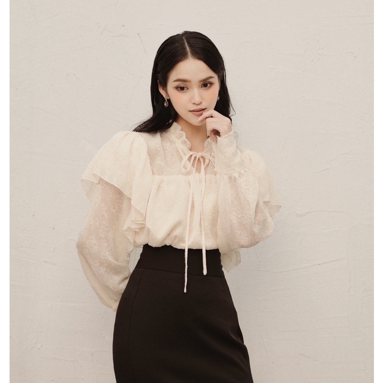 Áo cách điệu nữ dài tay Cream Lace H.I.U Fashion design , kiểu voan be tay kiểu nhún bồng thắt nơ thanh lịch HIU ROOM