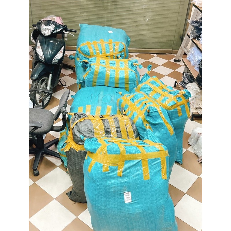 Bộ Uni thanh lý giá xưởng cho các anh trai | BigBuy360 - bigbuy360.vn
