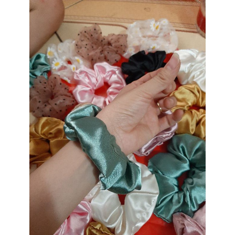 Scrunchies dây cột tóc vòng tay chất phi bóng