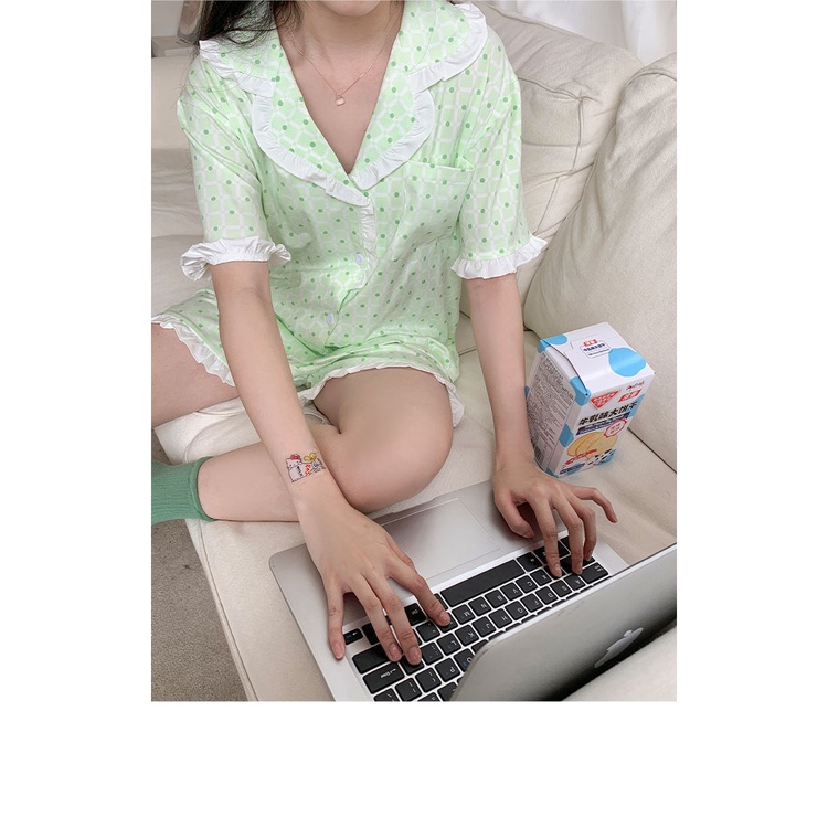 Bộ Đồ Ngủ Áo Tay Ngắn Và Quần short Họa Tiết Chấm Bi Ren Màu Xanh Lá Phong Cách Hàn Quốc Dành Cho Bạn Nữ Mặc Ở Nhà