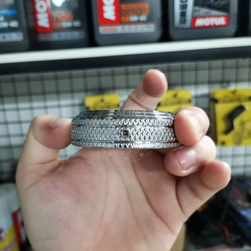 Nắp bình xăng CNC Salaya inox 304 cho Wave, Sirius, Airblade, Dream, Exciter 150 và nhiều xe khác