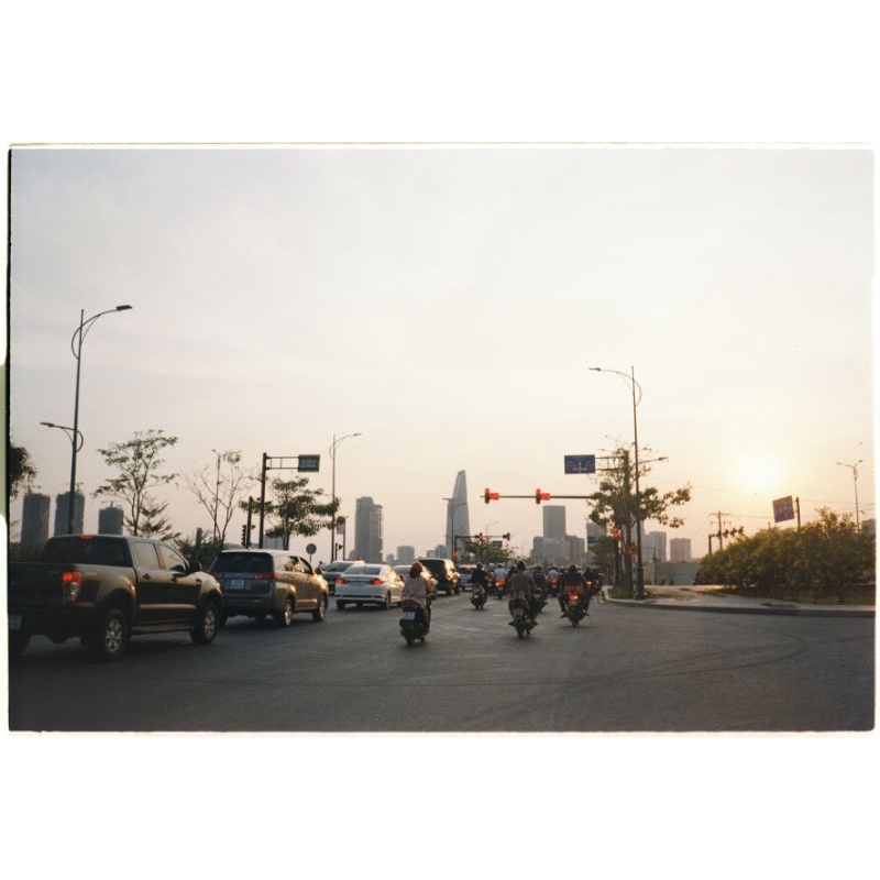 Máy ảnh phim Minolta SRT101 và ống kính 50mm f1.4