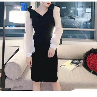Đầm body cổ đổ kết chuỗi hạt sau lưng