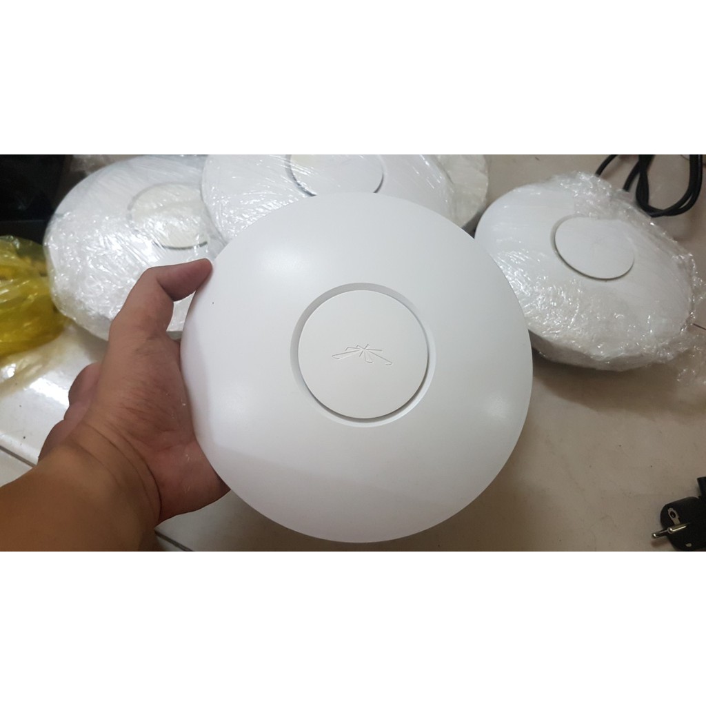 Phát Wifi chịu tải cao Unifi UAP