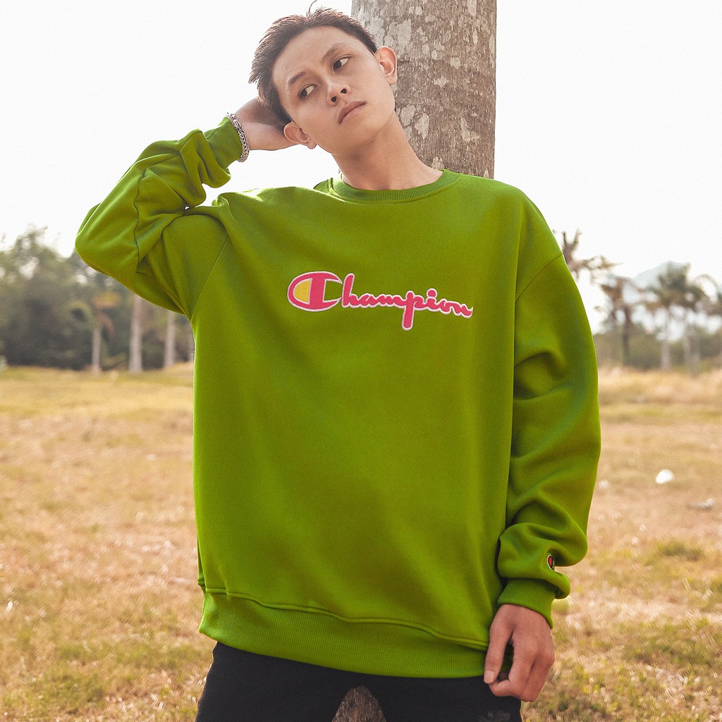 Áo Tay Dài Sweater Logo Thêu Chữ Champion To sắc nét Chất Liệu Cotton Màu Xanh Lá