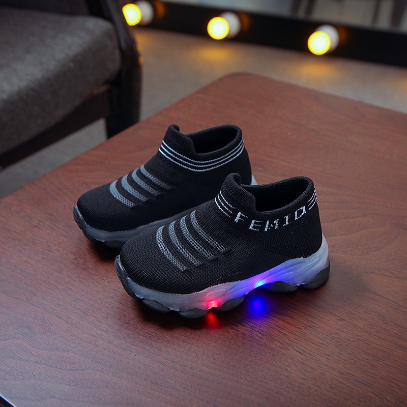 Giày thể thao đế mềm chống trượt thời trang cho bé trai gái có đèn LED