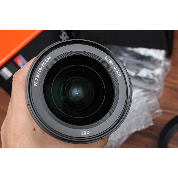 Ống kính Sony FE 16-35mm f/2.8 GM, đẹp 99%