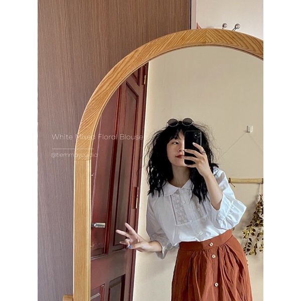 Áo sơ mi trắng cổ bèo phối thô hoa trắng freesize dáng rộng (ảnh thật tự chụp)