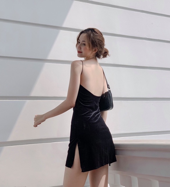 Đầm đen đỏ 2 dây nhung cổ đỗ hở lưng (kèm mút ngực) | BigBuy360 - bigbuy360.vn