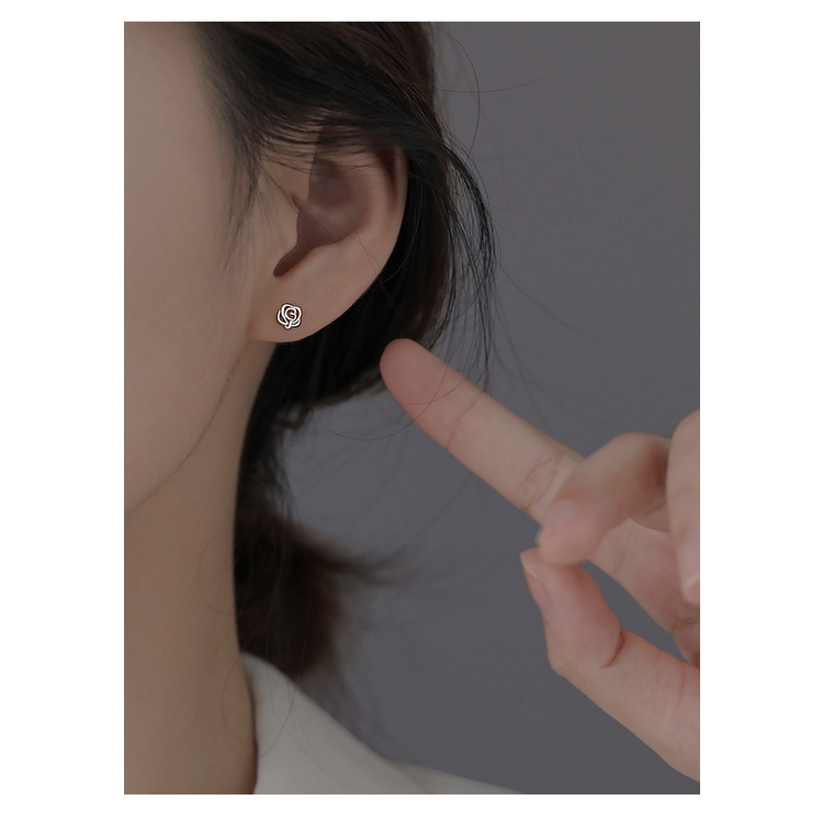 S925 silver needle Bông tai đinh tán không gây dị ứng thời trang Hàn Quốc đơn giản cá tính cho nữ