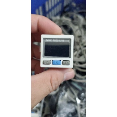 Cảm biến áp suất khí SMC ISE30A-01-N
