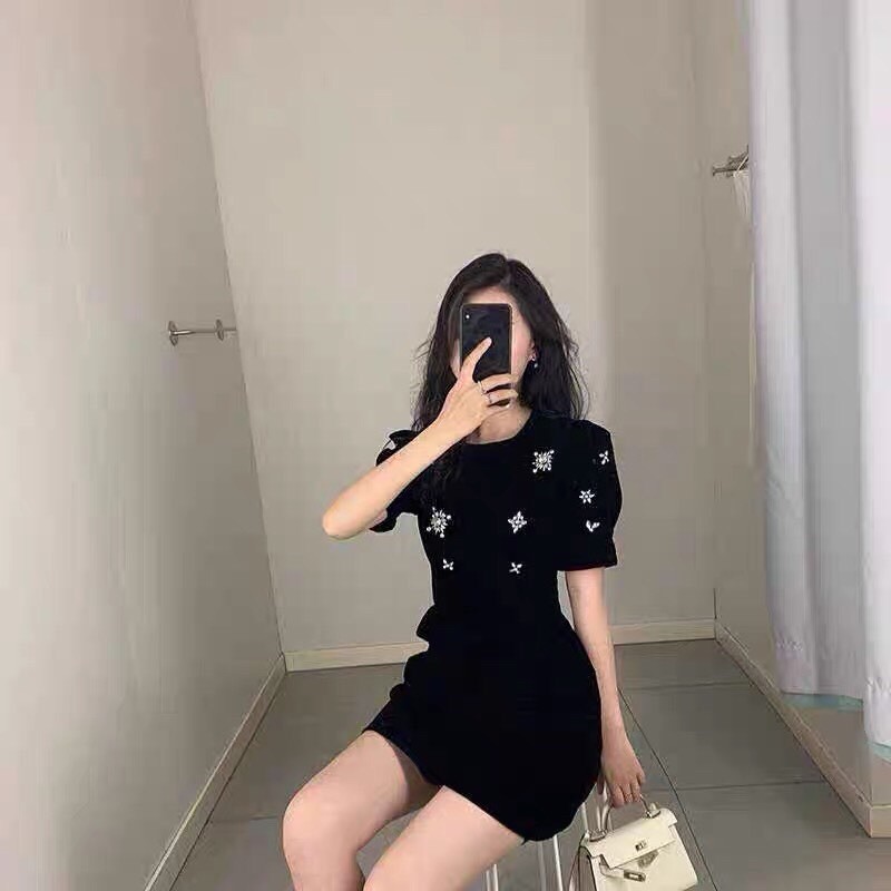 Oder đầm đen đính đá siêu sáng chất vải