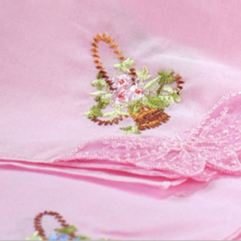 Khăn tay vuông bỏ túi phong cách thời trang tiện lợi dành cho nữ