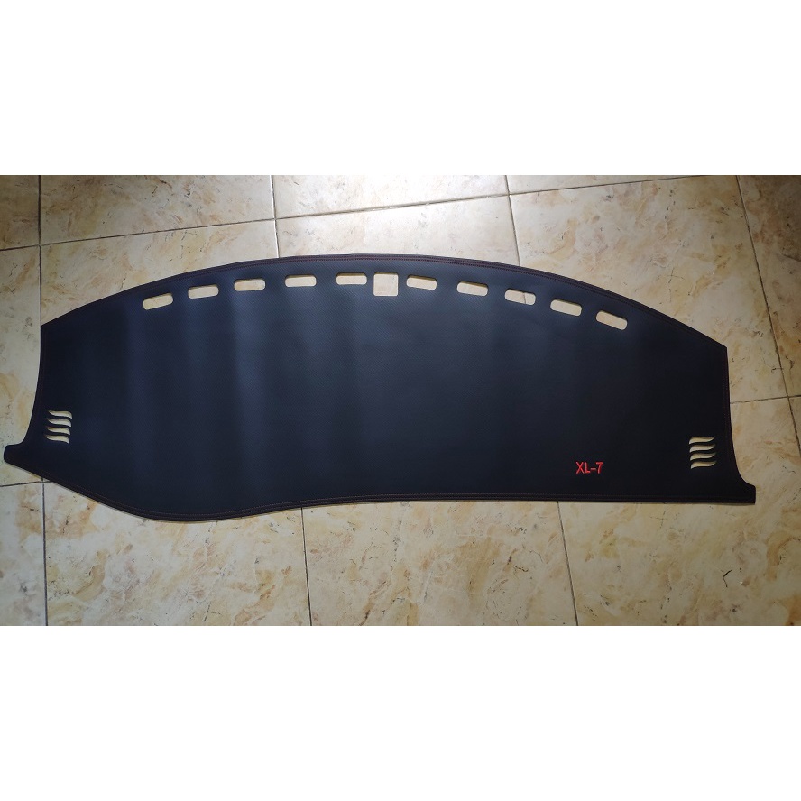 Thảm taplo xe SUZUKI XL7-2019-2020-2021-2022 2023.THẢM TAPLO DA CARBON .