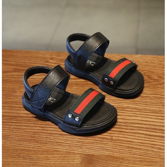 sandal bé trai