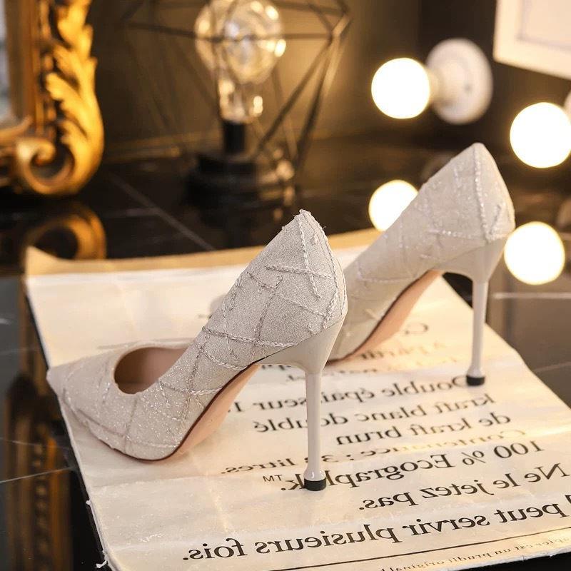 Giày cao gót mũi nhọn độc đáo thời trang mùa thu cho nữ 2021