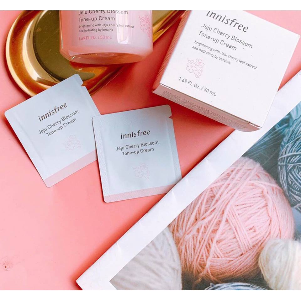 SAMPLE KEM DƯỠNG NÂNG TONE DA TỨC THÌ INNISFREE JEJU CHERRY BLOSSOM TONE-UP CREAM 1Ml