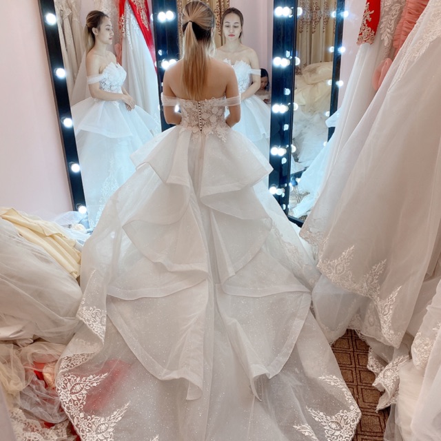 Thanh lí váy cưới