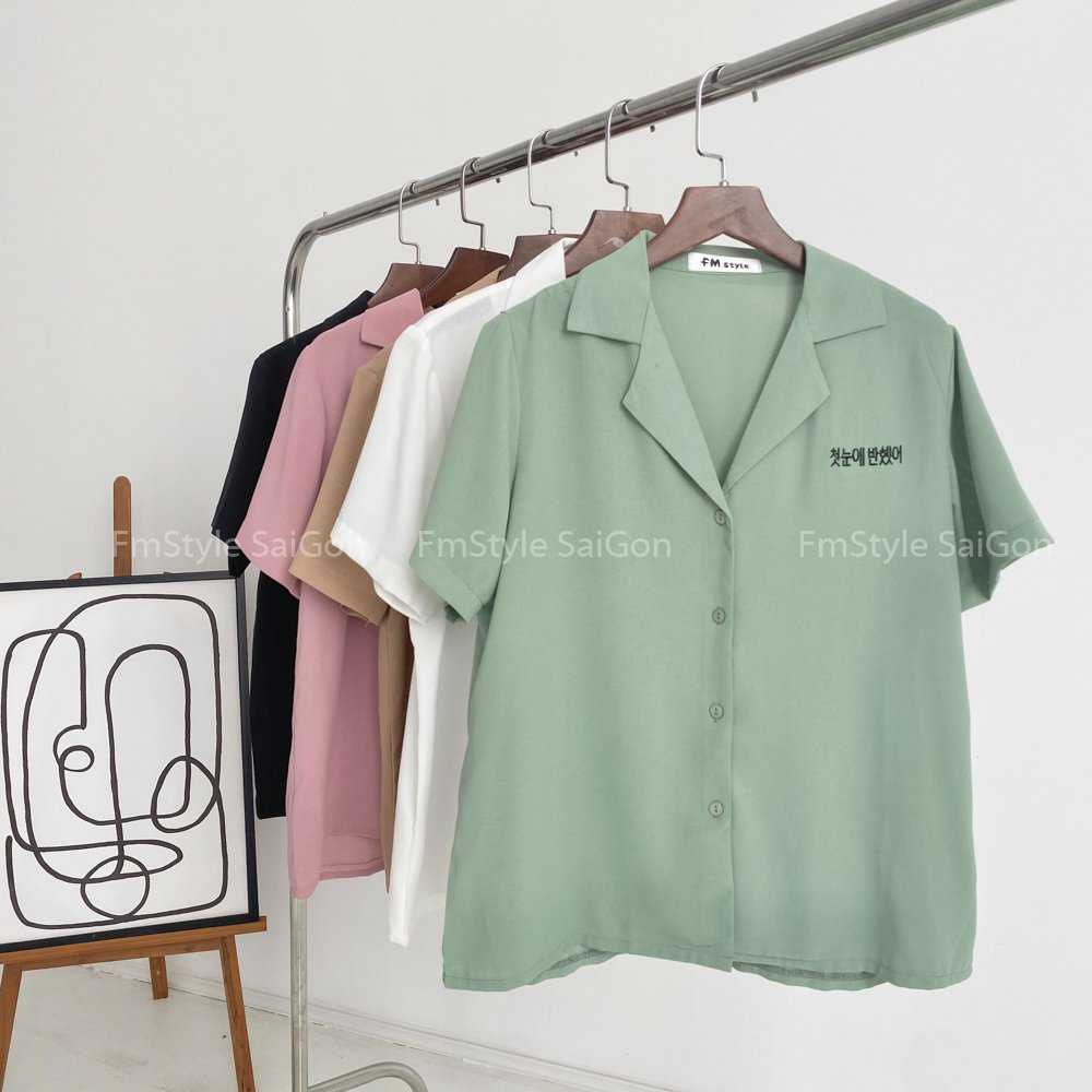 Sơ mi tay ngắn cổ vest thêu chữ Hàn Quốc ulzzang thời trang VM STYLE 22SU052X0801