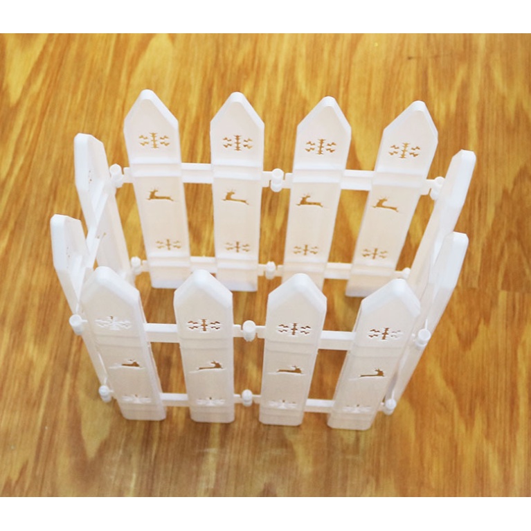 Hàng rào nhựa trắng trang trí chân cây thông, trang trí noel