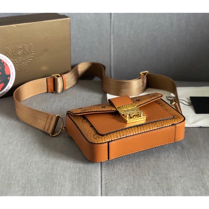 Túi đeo chéo cho nam và nữ MCM da thật cao cấp