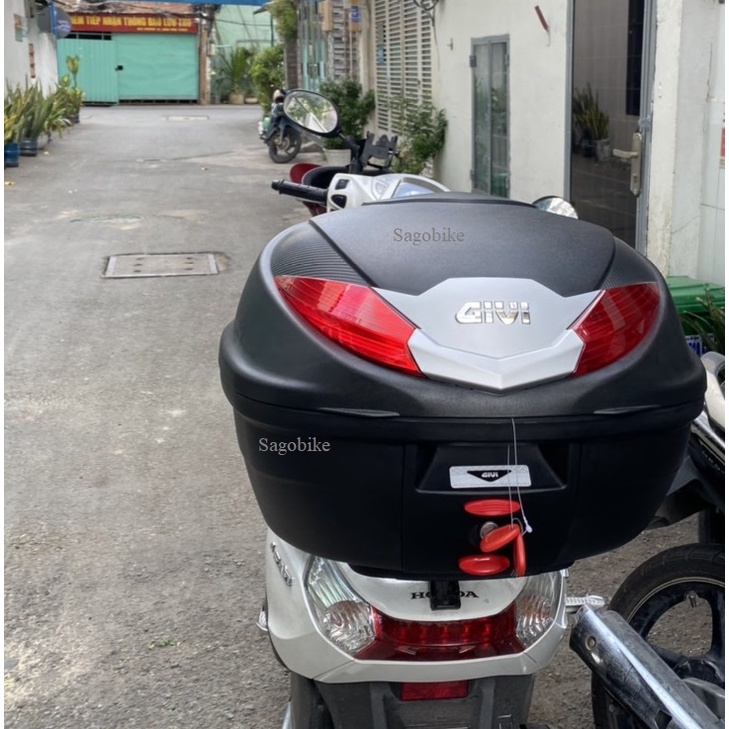Thùng xe Lead, thùng Givi B360N kèm đế và ốc gắn trên xe Lead, hàng Givi chính hãng, bảo hành 2  năm