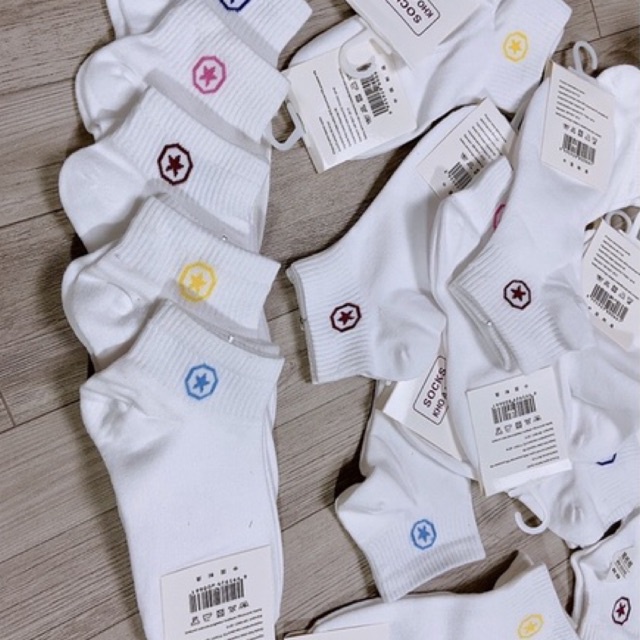 Tất cổ ngắn huy hiệu ngôi sao màu trắng