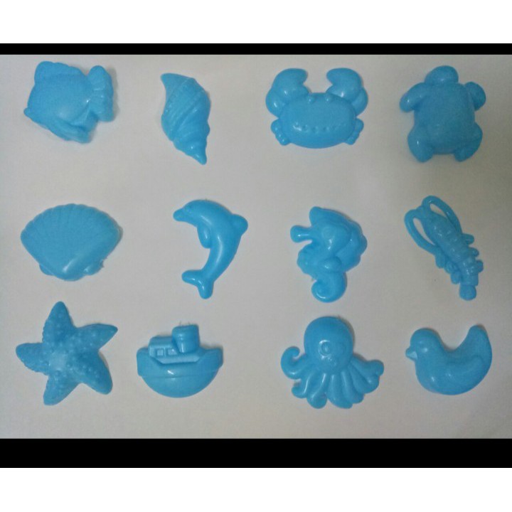 1 bộ khuôn 12 món đồ chơi đất nặn, cát động lực như hình