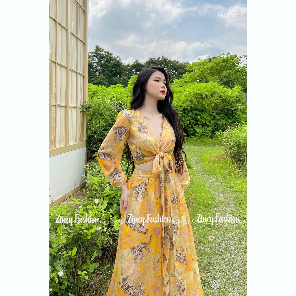 Set đi biển áo tay dài cột eo chân váy maxi xẻ tà màu vàng hoạ tiết nổi bật Váy maxi đầm đi biển Kèm hình thật