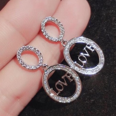 Khuyên Tai, Bông Tai Nữ Tròn Chữ LOVE Gắn Đá Xinh Xắn - Sành Điệu