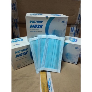 Hộp khẩu trang y tế 4 lớp kháng khuẩn không đau tai Vic quai vải, êm tai. Hộp 50 cái