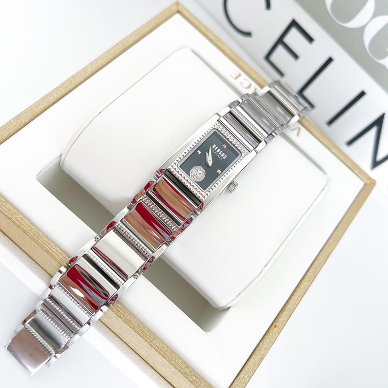 Đồng hồ nữ Versus dây thép không gỉ